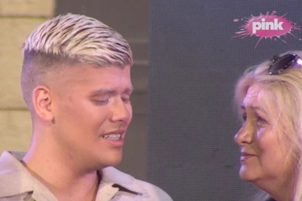 MAJKA UROŠA STANIĆA ZANEMELA NA PITANJE O NJEGOVOM OCU! Učesnik osvojio 19. mesto, SLOMIO se, pa napravio KARAMBOL sa Sitom Ahmić!