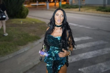 SLAĐA PORŠELINA SE NAKLJUKALA LEKOVIMA! Bivša učesnica "Elite 8" zapomaže od bolova!