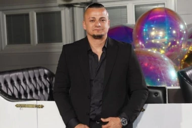 TERZA OSTAVIO SKRIVENU PORUKU U "ELITI": Deo Bele kuće posvetio ćerki Barbari - ovo će vas raznežiti! (VIDEO)