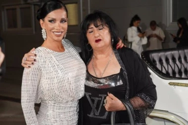 PORODIČNA DRAMA DOBILA NOVI EPILOG: Aleksandra se VRAĆA bivšem koji joj je OTEO dete, sve otkriveno na Pinku!