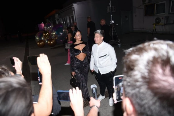 MATORA SE PONOVO UDAJE! Zakazala deset puta VEĆU SVADBU od one sa Anitom, pa BRIZNULA U PLAČ zbog pokojne majke! (VIDEO)