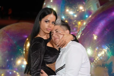 DUPLO SLAVLJE U MATORINOM DOMU, ČESTITKE SE SAMO NIŽU! Jovana donela NAJVAŽNIJU ODLUKU O PORODICI, fanovi u transu!