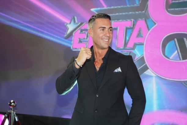 CRNI MATEJA, ŠTA URADI OD SEBE?! Matijević potpuno PROMENIO LIČNI OPIS, više ne liči na sebe - da li je PRETERAO?! (FOTO)