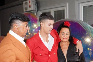 ZLATA PUCA OD SREĆE ŠTO JE VIDELA SINA, PA SPOMENULA ENU: "I ona je to uradila"! (VIDEO)