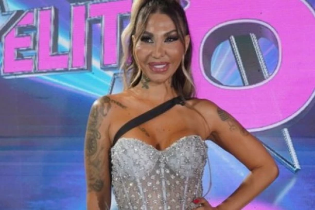 PRAVA ZVERKA: Isplivale provokativne fotke Aneli Ahmić, kamera sve zabeležila - ovi kadrovi nisu za one sa slabim srcem! (FOTO)