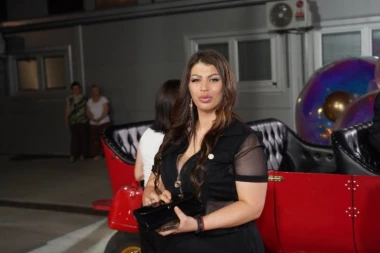 HITNO OGLAŠAVANJE MILJANE KULIĆ! Ove reči režu poput žileta! (FOTO)