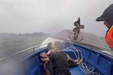 RASTE BROJ ŽRTAVA U POMORSKOJ NESREĆI: Vlada saopštila tragični bilans, potraga za nestalima se nastavlja (VIDEO)