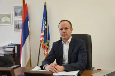 „Parking servis“ uručio donaciju školama u akciji „Đačko parking mesto“