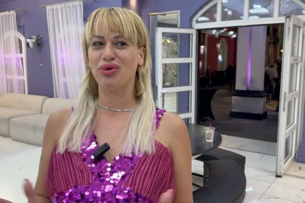 ŠOKIRAĆETE SE KADA JE BUDETE SRELI U LOKALNOM MARKETU! Zvezda rijaliti scene okrenula novi list, EVO GDE SADA RADI! (FOTO)