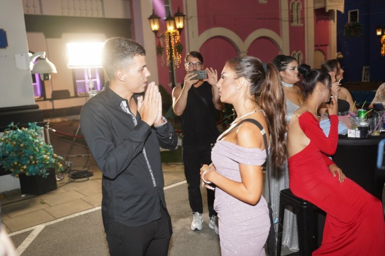 Sukob Ene i malog Peje