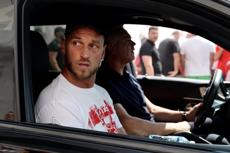 Dok ga Zvezda čeka na terenu, Arnautović puni džepove OVIM POSLOM!