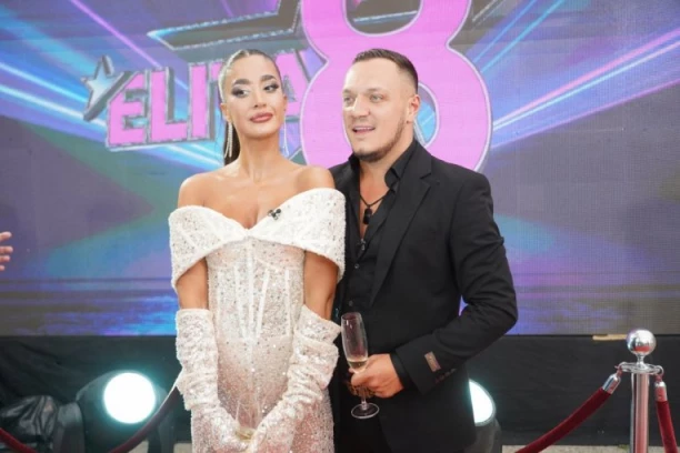 ANĐELA SE ŠETKA POLUGOLA PO BEOGRADU: Svima padaju vilice od njenog izdanja - Gastozu se ovo neće dopasti! (FOTO)