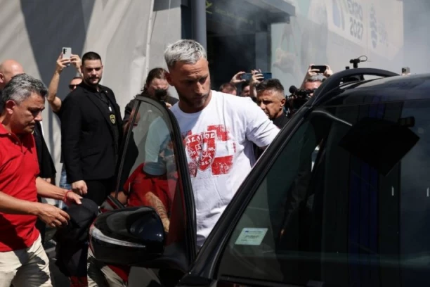 SPEKTAKL U NAJAVI: Evo kada će Marko Arnautović prvi put istrčati na travu Marakane!