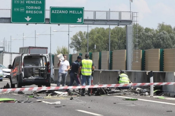 POZNATO KO JE POGINUO U STRAVIČNOM PADU AVIONA! Spasioci pronašli ugljenisana tela putnika, prizor ne može biti jeziviji (FOTO)