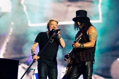 VIŠE OD TRI SATA ROK SPEKTAKLA NA UŠĆU! Guns n' Roses održali koncert pred 50.000 koji će ući U LEGENDU!