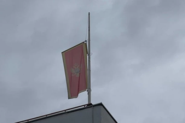 ODRASLI SU S 10 BRAĆA I SESTARA! Potresni prizori na mestu utapanja braće Bogoslava i Dragoslava! PROGLAŠEN DAN ŽALOSTI!