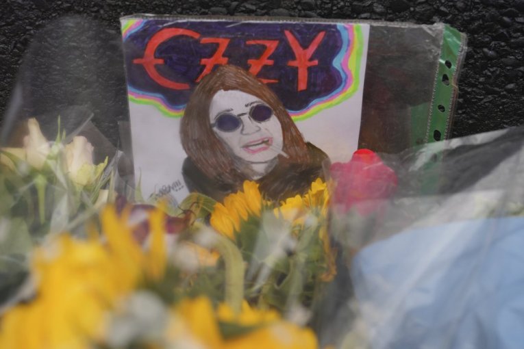 Fanovi se opraštaju od Ozija Ozborna