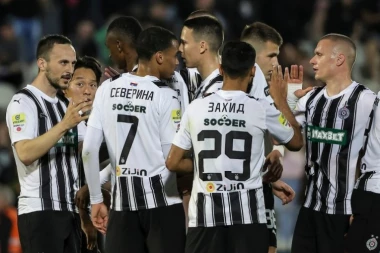 BIVŠI AS PARTIZANA DOŠAO DA BODRI CRNO-BELE U POLJSKOJ: Ovog čoveka baš niko nije očekivao! (FOTO, VIDEO)