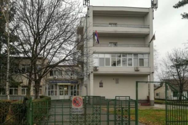 TREBA SAČUVATI PROCES RADA! Visoka zdravstvena škola u Beogradu: Osoblje na miran način došlo na radna mesta