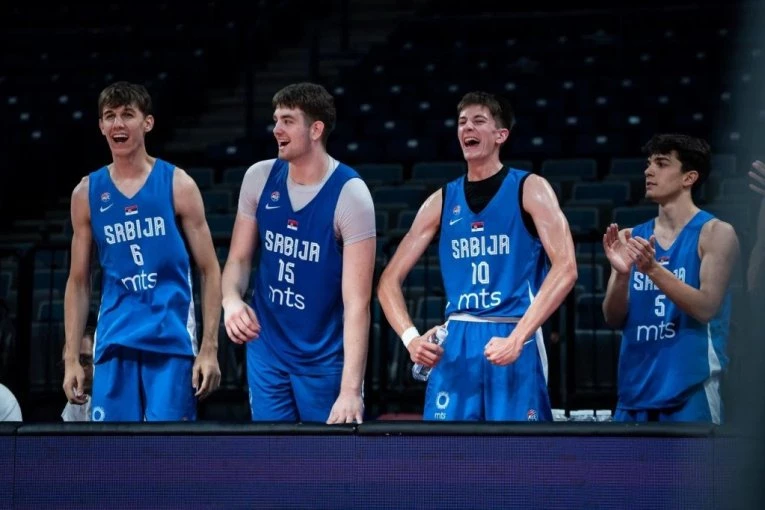 JUNIORI DOMINIRALI PRED EVROPSKO PRVENSTVO: Utakmicu pratio i selektor Pešić, Srbija ima čemu da se nada!