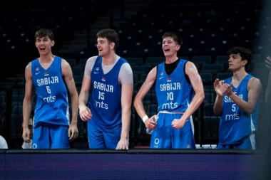 JUNIORI DOMINIRALI PRED EVROPSKO PRVENSTVO: Utakmicu pratio i selektor Pešić, Srbija ima čemu da se nada!