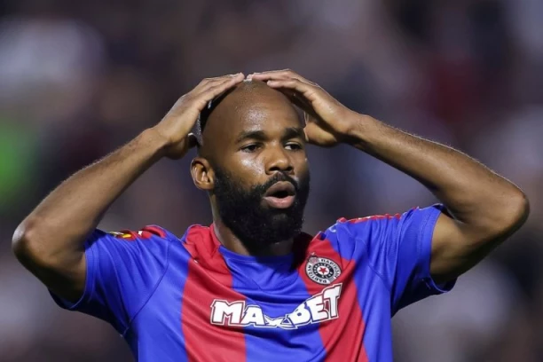 OTKRIVENO ŠTA RADI KALULU DOK U PARTIZANU NE ZNAJU GDE JE: Šokiraće vas fotka koju je upravo podelio! (FOTO)