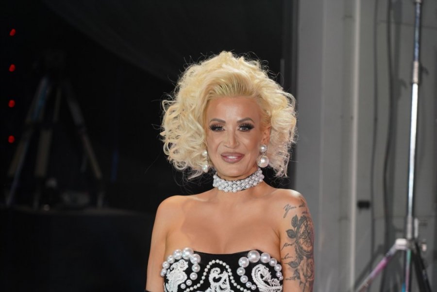 NEĆETE VEROVATI KOLIKO JE GODINA NAPUNILA! Dušica Jakovljević s porodicom proslavila ROĐENDAN, poruka SLAMA SRCA!