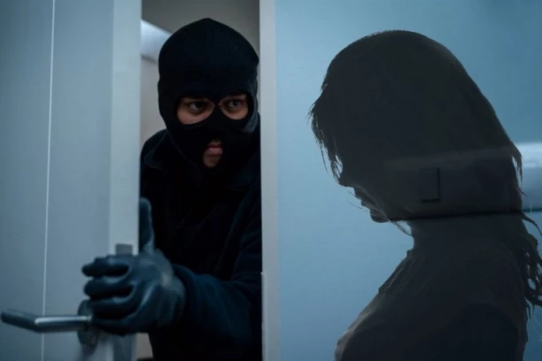 OPLJAČKANA NAŠA BIVŠA MISICA! Napadnuta usred bela dana u Beogradu!