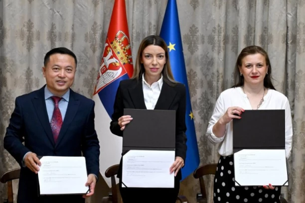 KORAK KA SJAJNIJOJ BUDUĆNOSTI! Mesarovićeva potpisala memorandum sa Kinezima za izgradnju nove fabrike u Ćupriji