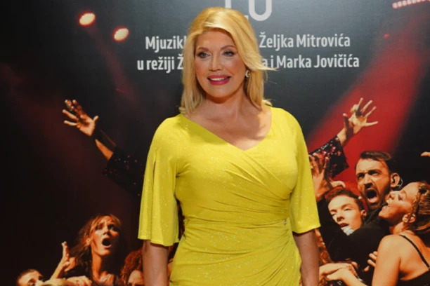 SUZANA MANČIĆ SA 68 GODINA GRMI U BIKINIJU: Ovako je uspela da smrša čak 15 kg za samo mesec dana! (FOTO)