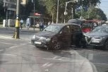 JEZIV SUDAR U CENTRU BEOGRADA! Slupani automobili stoje nasred raskrsnice! (FOTO)
