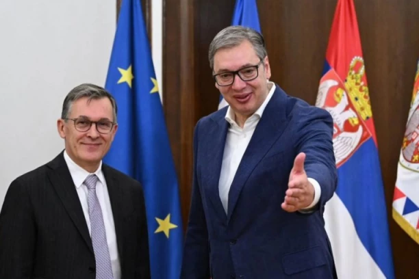 "POTVRDA UČEŠĆA FRANCUSKE NA EXPO 2027 VAŽAN JE KORAK U JAČANJU NAŠIH VEZA!" Vučić se sastao sa Brisom Rokfejem! (FOTO)