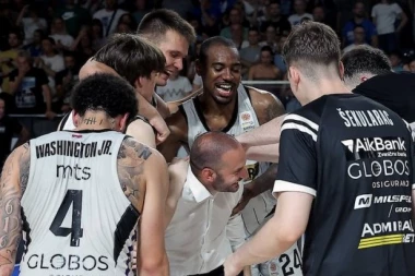 NIKADA EMOTIVNIJI OPROŠTAJ OD PARTIZANA: "Grobari, volim vas... Ako procvetam, vratiću se..."