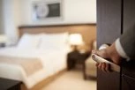 ČUVAJTE SE! 5 znakova da su vas možda PREVARILI PRILIKOM REZERVACIJE SMEŠTAJA! Ne bacajte pare unapred
