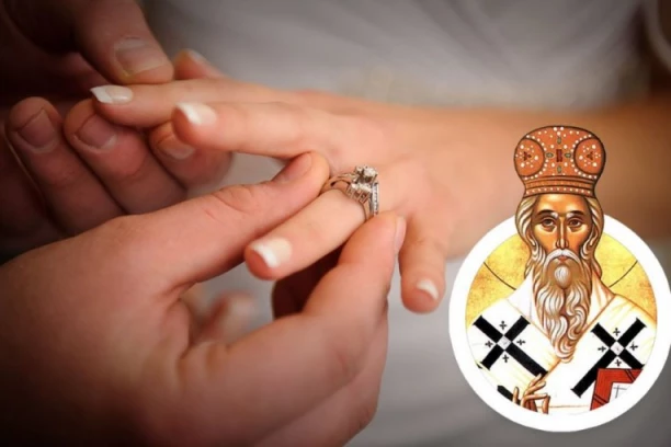 KLEKNUO JE ISPRED NJE PRED MOŠTIMA SVETOG VASILIJA: Heroji iz „Narodnog fronta“ verili se dok su molitve odzvanjale Ostrogom (VIDEO)