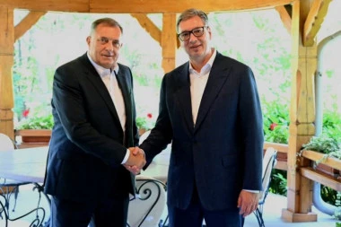 VUČIĆ SE SASTAO SA DODIKOM: "Potvrdili smo zajedičku organizaciju 30 godina stradanja srpskog naroda u operaciji Oluja!" (FOTO)