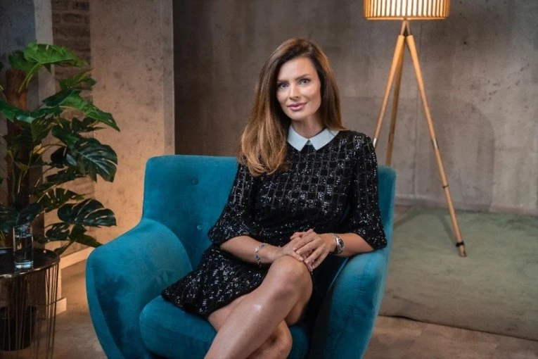 MAJA MANOJLOVIĆ U ISKRENOJ ISPOVESTI: "Kod mene se sve desilo u pravo vreme - kad vam neko daje vetar u leđa, kad vam je oslonac, vi možete da osvojite svet" (FOTO, VIDEO)