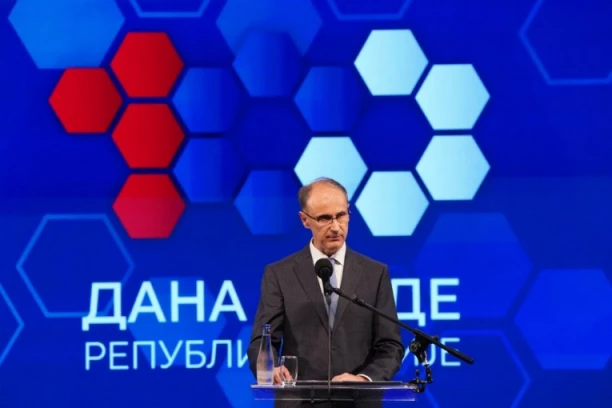 "DONETA ODLUKA O VANREDNOM POVEĆANJU MINIMALNE ZARADE": Premijer Macut saopštio odlične vesti - evo kada nas očekuju veće plate