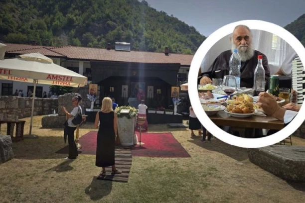 DIRLJIV MOMENAT SA SLAVE MANASTIRA SVETIH ARHANGELA KOD PRIZRENA: Otac Partenije došao na Kosmet čak iz Soluna, pa zapevao uz harmoniku (VIDEO)