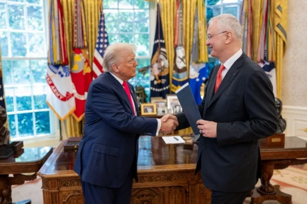 TRAMP PRIMIO ŠUTANOVCA U KABINET! "Nijedan američki predsednik nije bio u Srbiji 45 godina, vreme je da se to promeni"