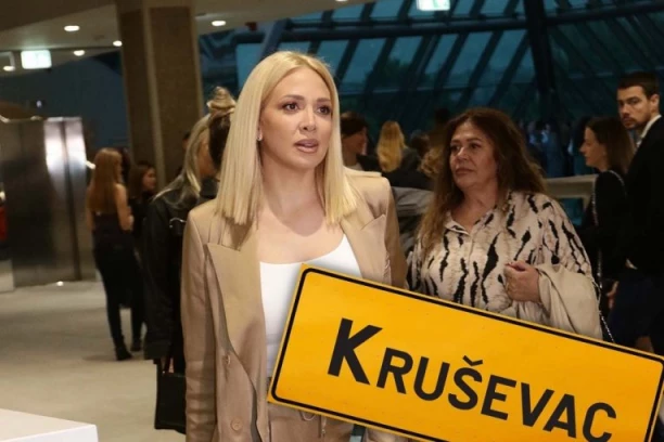 ISTINA O TRUDNOJ MILICI TODOROVIĆ ISPLIVALA NA VIDELO: Komšije progovorile o pevačici, OVE detalje niste znali!