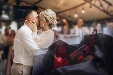 "UDALA SE MOJA BIVŠA DRAGA..." U Zvorniku se odigrala nesvakidašnja drama - u toku SVADBE stigla dojava o bombi! (FOTO)