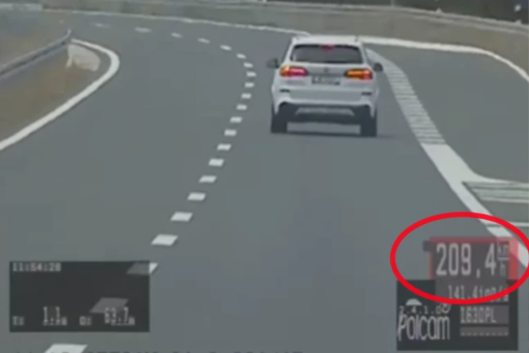 VOZAČA U BEOGRADU STIGLA PAPRENA KAZNA: Nasilnička vožnja, telefon u ruci i pojas koji nije vezao