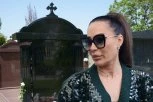 ČOVEK DIGAO NADGROBNI SPOMENIK S CECINOM SLIKOM: Šok-scena na GROBLJU, konsultovao se i s advokatom: Pevala mi je... (VIDEO)
