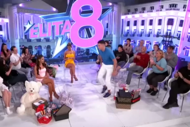 POJAVIO SE PRAVI SNIMAK! Peja PREKINUO emisiju, Ena prebledela kad je krenuo ka njoj, voditeljka odmah SKOČILA!