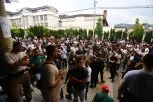 BLOKADERI OPET PRAVE LOM! Večeras otišli na adresu gradonačelnika Kragujevca, u Novom Pazaru prolazili pored zgrade rektorke Zane Dolićanin....!