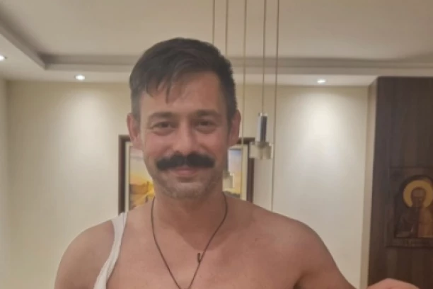 ISPLIVALA PRVA FOTKA BEBE MILANA VASIĆA! Prijatelji pocepali novopečenog tatu, zavirite u GALA SLAVLJE! (GALERIJA)