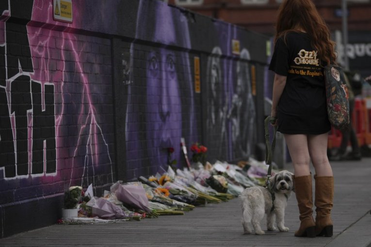 Birmingem uoči sahrane Ozija Ozborna