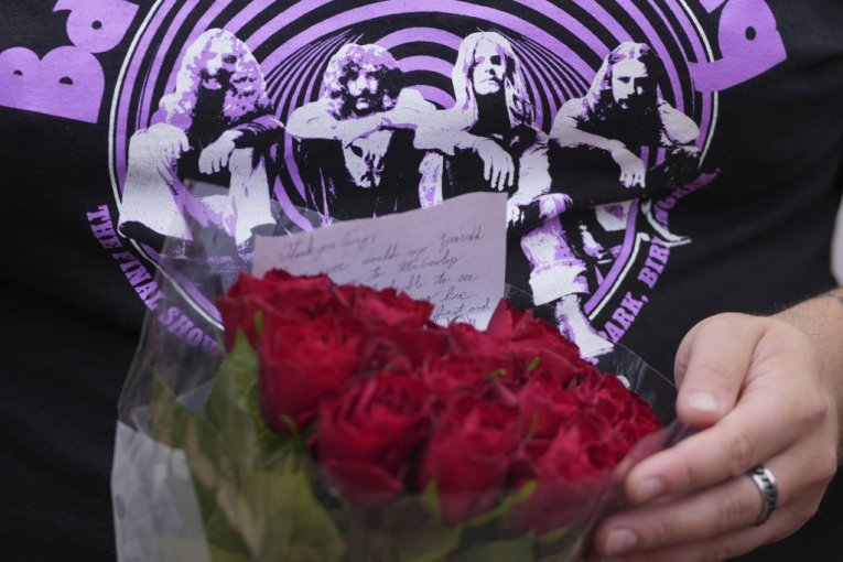 Birmingem uoči sahrane Ozija Ozborna