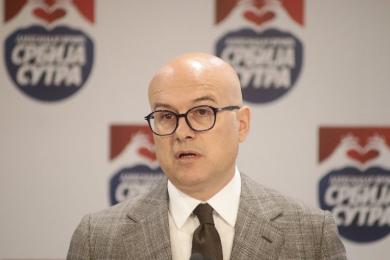 ZABRINJAVAJUĆE JE ŠTO SU POLITIČARI PREDVODILI NAPADE! Vučević: Oni hoće da neko izgubi glavu, da se prolije krv! (VIDEO)